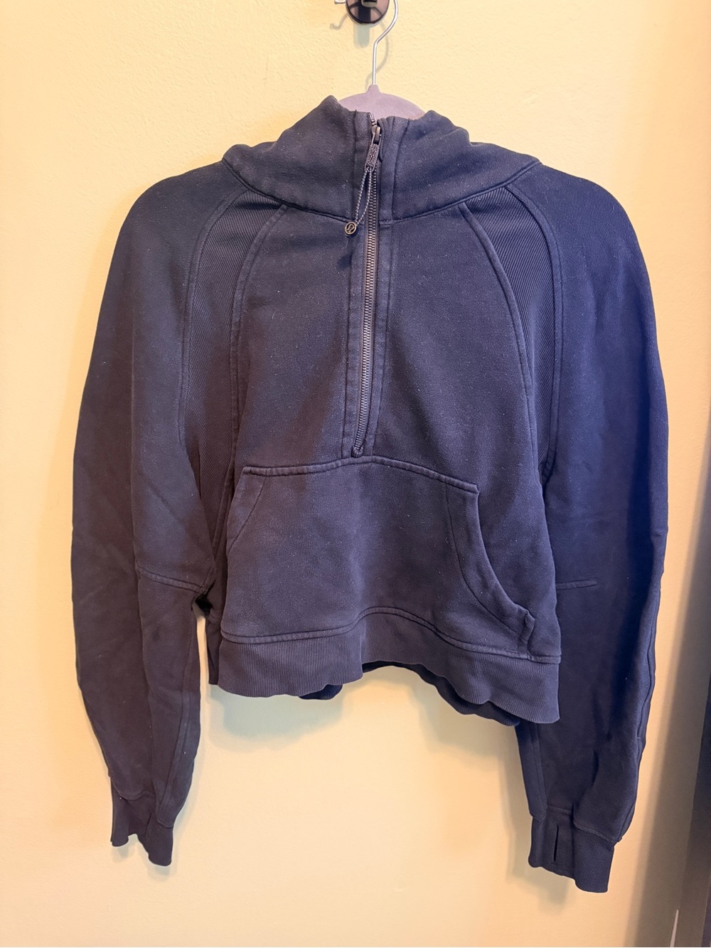 Lululemon black scuba half zip - M/L